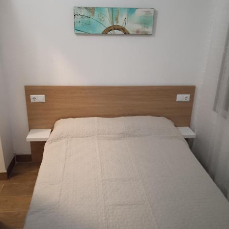 Habitacion Economica Con Bano Privado En Pleno Centro De Figueres Figueres  Exteriör bild