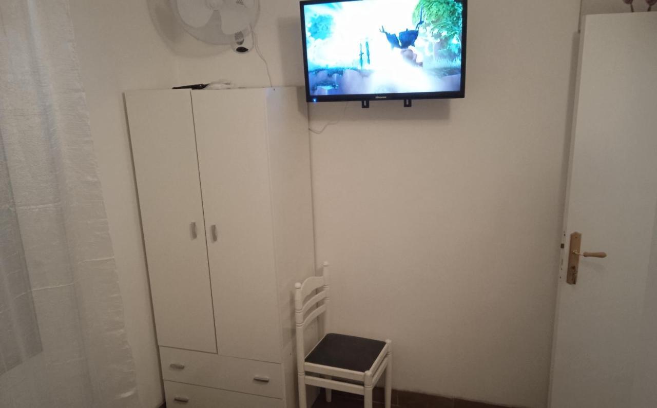 Habitacion Economica Con Bano Privado En Pleno Centro De Figueres Exteriör bild