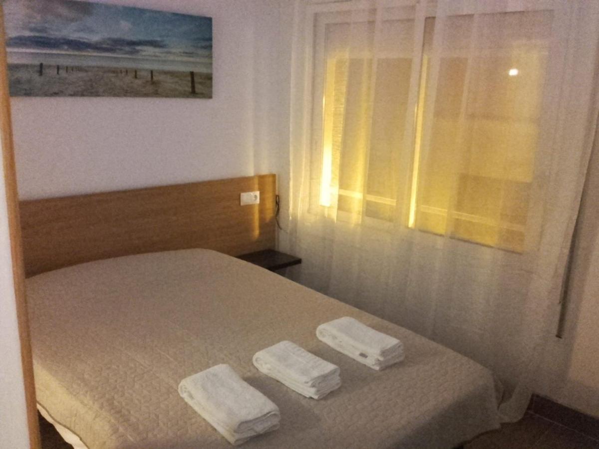Habitacion Economica Con Bano Privado En Pleno Centro De Figueres Exteriör bild